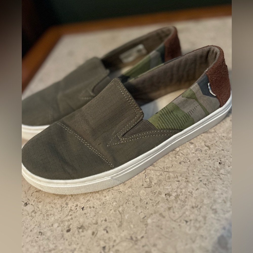 TOMS olive green slip on sneaker size youth 4